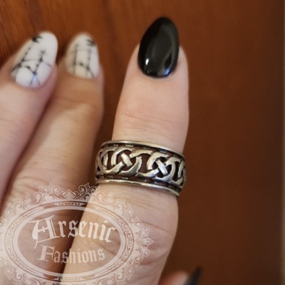 Celtic knotwork ring
