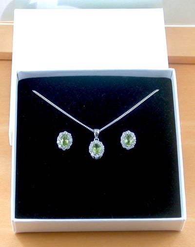 BOXED GIFT SET/Sterling Silver Peridot Pendant & Chain/Peridot Necklace/Peridot Jewellery/Peridot Jewelry/Peridot Earrings/August Birthstone/UK