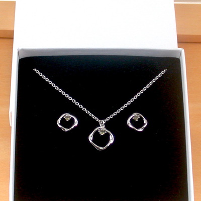  boxed gift set/sterling silver peridot circle necklace/peridot necklace/peridot jewellery/peridot jewelry/peridot earrings/august