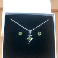 BOXED GIFT SET/Sterling Silver Peridot Squiggle Pendant & Chain/Peridot Necklace/Peridot Jewellery/Peridot Jewelry/Peridot Earrings/August - Thumbnail 10
