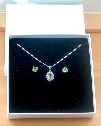 BOXED GIFT SET/Sterling Silver Peridot & Cz Pendant & Chain/Peridot Necklace/Peridot Jewellery/Peridot Jewelry/Peridot Earrings/August Birthstone/U