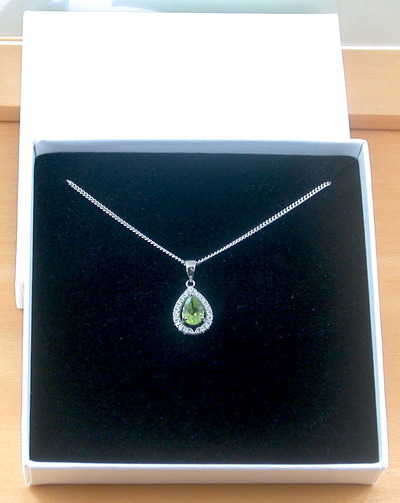 BOXED GIFT /Sterling Silver Peridot & Cz Pendant & Chain/Peridot Necklace/Peridot Jewellery/Peridot Jewelry/Peridot Earrings/August