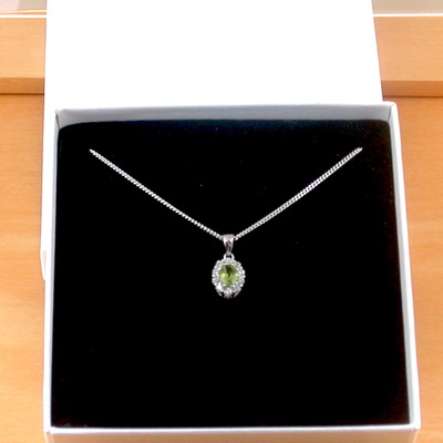  boxed gift /sterling silver peridot & cz pendant & chain/peridot necklace/peridot jewellery/peridot jewelry/peridot earrings/august