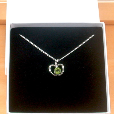Boxed gift /sterling silver peridot apple pendant & chain/peridot necklace/peridot jewellery/peridot jewelry/peridot earrings/august