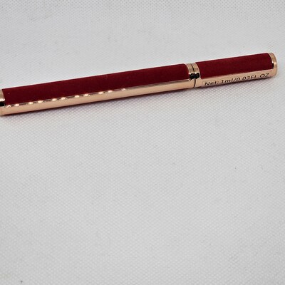 Reds false eyelash magic eyeliner adhesive