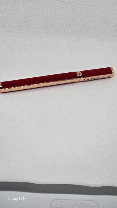 Reds False Eyelash Magic Eyeliner Adhesive