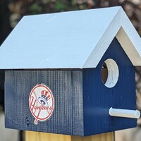 Yankees Bird House - Thumbnail 1