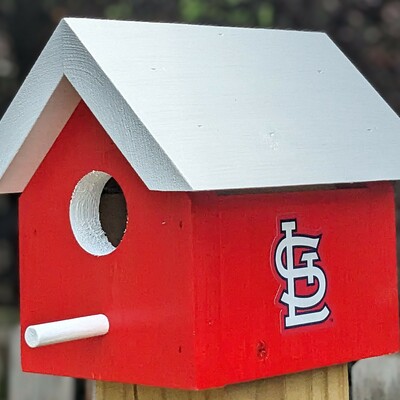Cardinals bird house