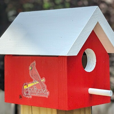 Cardinals bird house