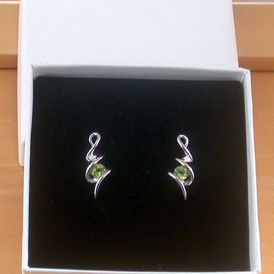 Boxed gift/925 peridot stud earrings/sterling silver genuine peridot stud earrings/peridot jewellery/peridot jewelery/peridot jewelry