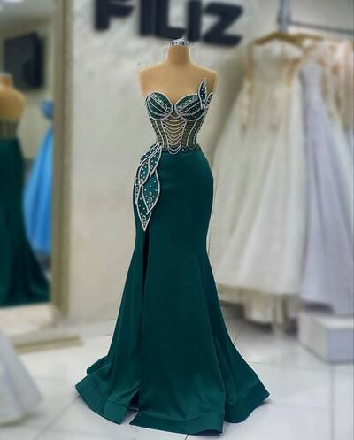 Green Prom Dresses Sheath Beading Crystals Evening Gowns Formal Party Gowns