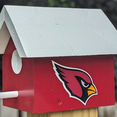 Cardinals bird house