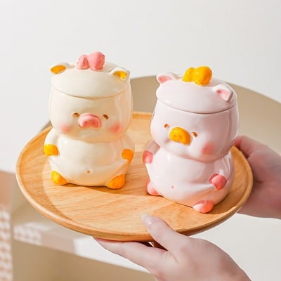 Chubby pig mug with lid
