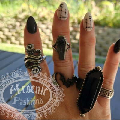 Obsidian double pointed ring