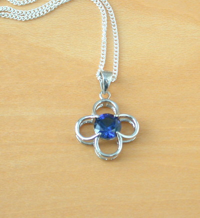 925 Sapphire (Lab Created) Daisy Pendant & 18" Chain/Sapphire Jewelry/Sapphire Necklace/Sapphire Pendant/September Birthstone/Flower Jewelry 