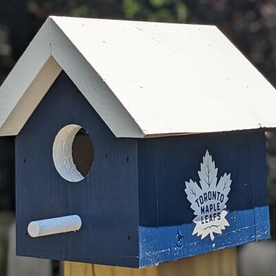 Maple leafs bird house