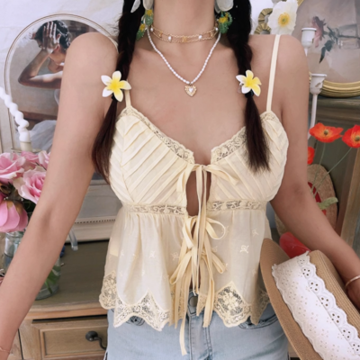 Fashionable, simple and versatile embroidered camisole top