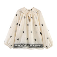 Fashionable casual versatile long-sleeved embroidered flower shirt - Thumbnail 3