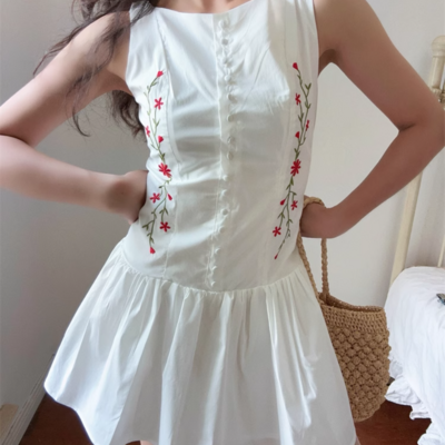 Fashionable and simple slim fit embroidered sleeveless front button dress