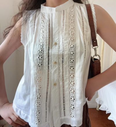 Vertical Lace Romantic Sleeveless Top