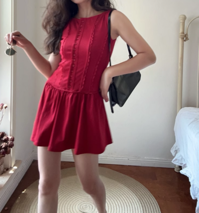 Casual single-breasted slim-fit lace trim sleeveless dress