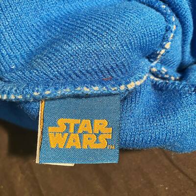 R2d2 winter pom beanie