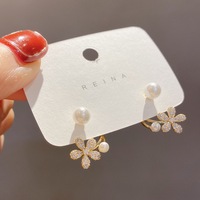Korean Sweet flower earrings new trend light luxury Pearl earrings for women - Thumbnail 1