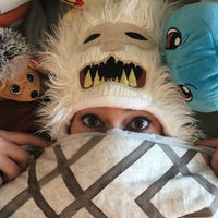 BioWorld Fuzzy Wampa Beanie - Thumbnail 2