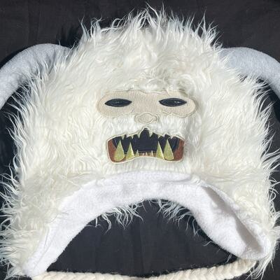 Bioworld fuzzy wampa beanie - Thumbnail 1