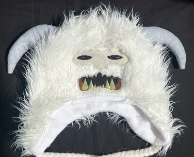 BioWorld Fuzzy Wampa Beanie