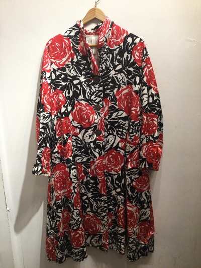 Y's for living black and red flower coat 