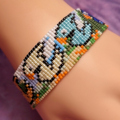 Pixel bracelet - rainbow birds
