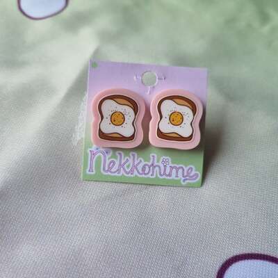 Egg toast earrings