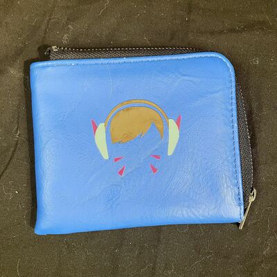 Overwatch's d'va zip-up wallet - Thumbnail 3