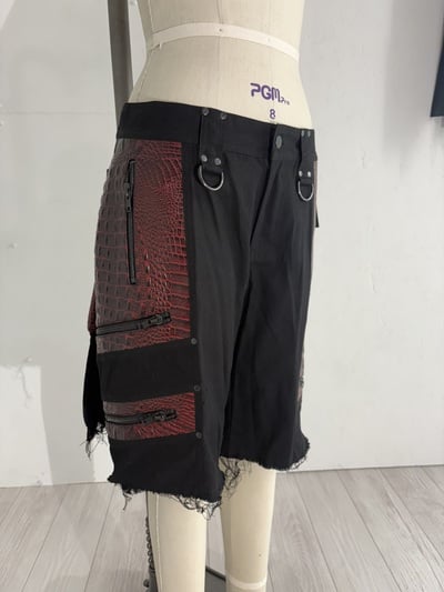 Sample: men's shorts - red 32