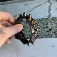 Staggered 1-row rainbow short british studs wristband - Thumbnail 1