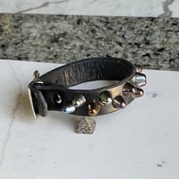 Staggered 1-row rainbow short british studs wristband - Thumbnail 8