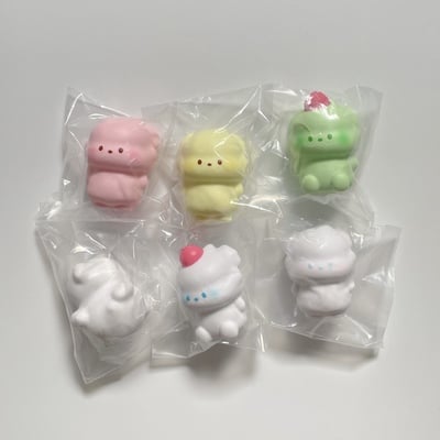 Ibloom puchi gachapon squishy set