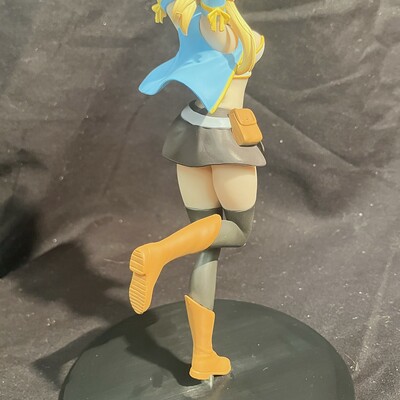 Otaku box exclusive fairytale's lucy hartfellia figure