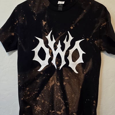 Small owo hand screen printed shirt
