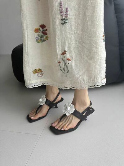  Black Handmade Flower Flip-Toe Stiletto Leather Sandals
