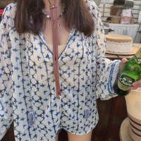 Fashionable and casual gold line printed long-sleeved blouse - Thumbnail 1