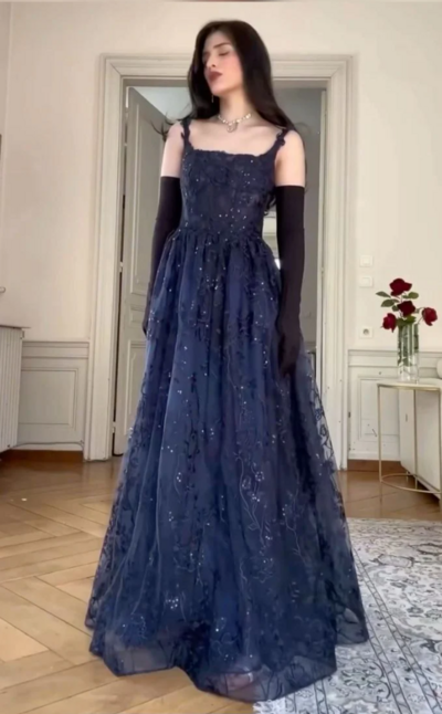 Elegant Navy Blue A Line Lace Appliques Prom Dress