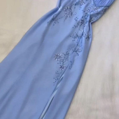 Chic halter a line blue long prom dress with beading