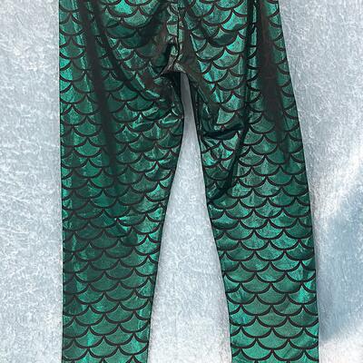Mermaid sparkle scales green and black women's leggings
