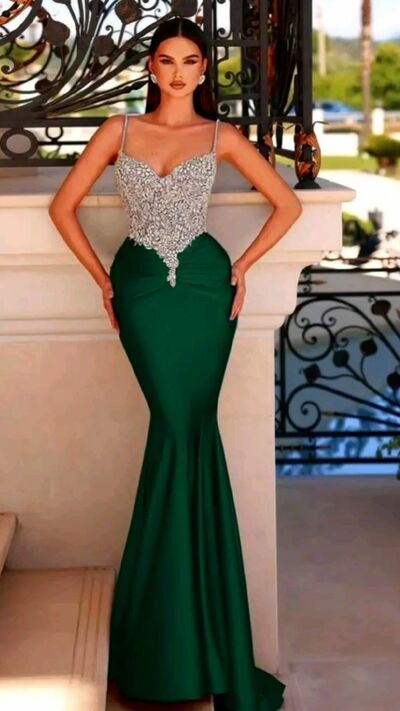Green Sheath Prom Dresses Beading Crystals Evening Gowns Formal Party Gowns