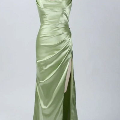 A line green scoop neck lace-up back prom dress with slit