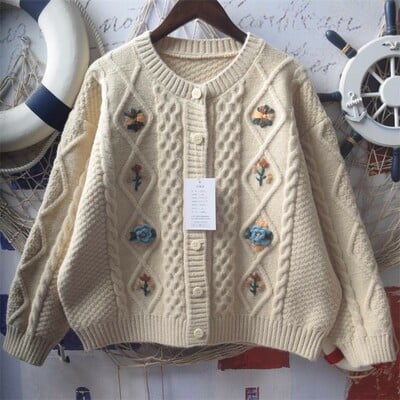 Retro handcrafted three-dimensional crocheted embroidery sweater