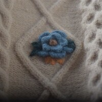 Retro handcrafted three-dimensional crocheted embroidery sweater - Thumbnail 2