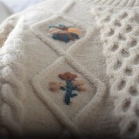 Retro handcrafted three-dimensional crocheted embroidery sweater - Thumbnail 4